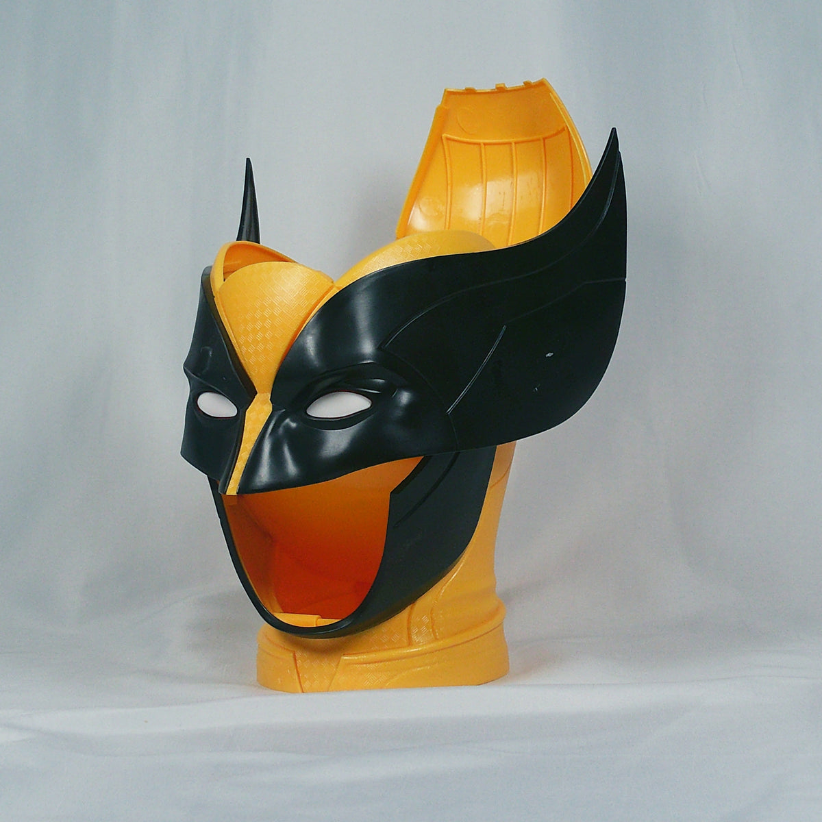 Wolverine popcorn bucket angled