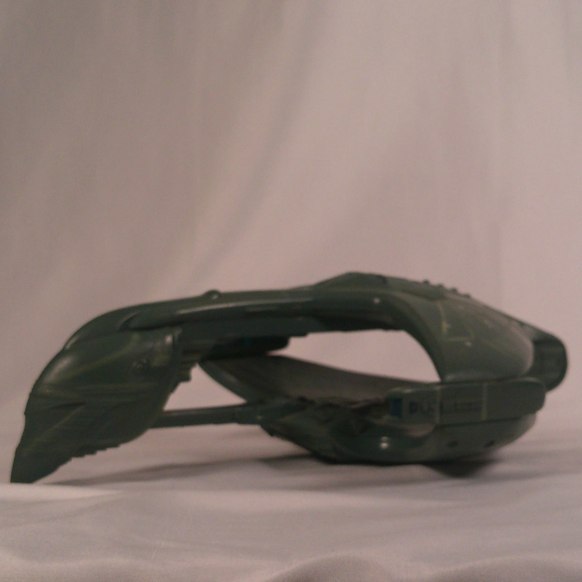 Romulan Warbird D'deridex, angled view