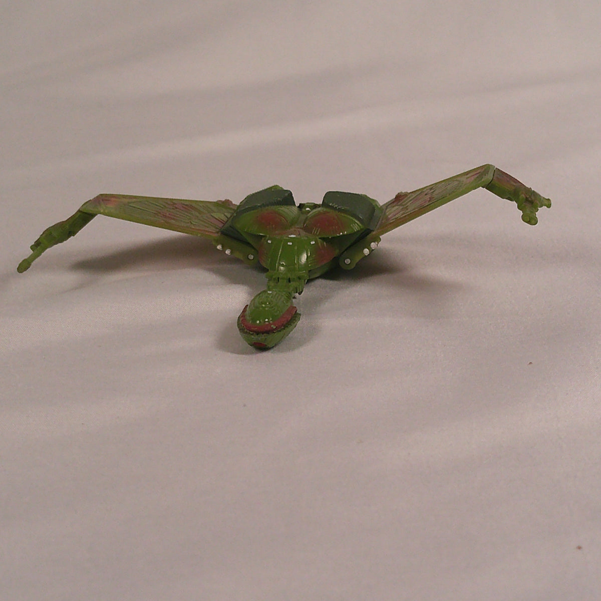 Klingon Bird-of-Prey, front view with wings spread