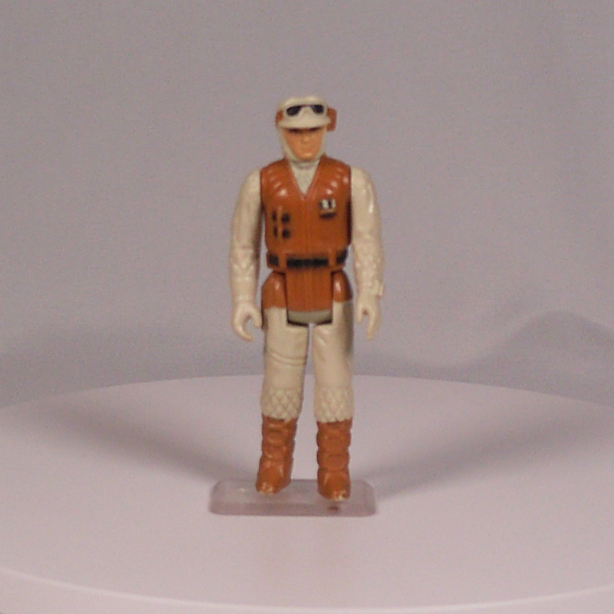 Vintage Kenner Luke Skywalker Hoth, full figure on stand